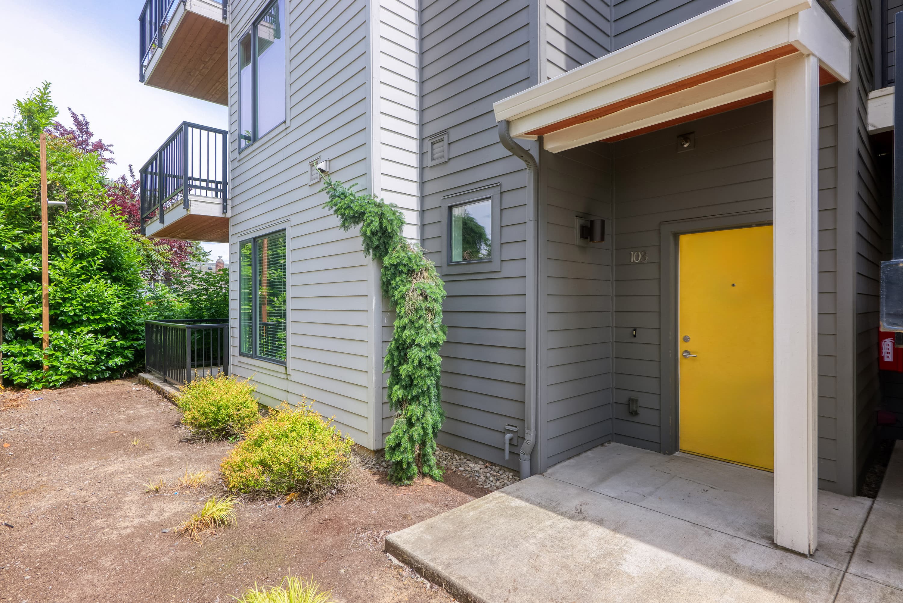 Covered Ground-Floor Entry