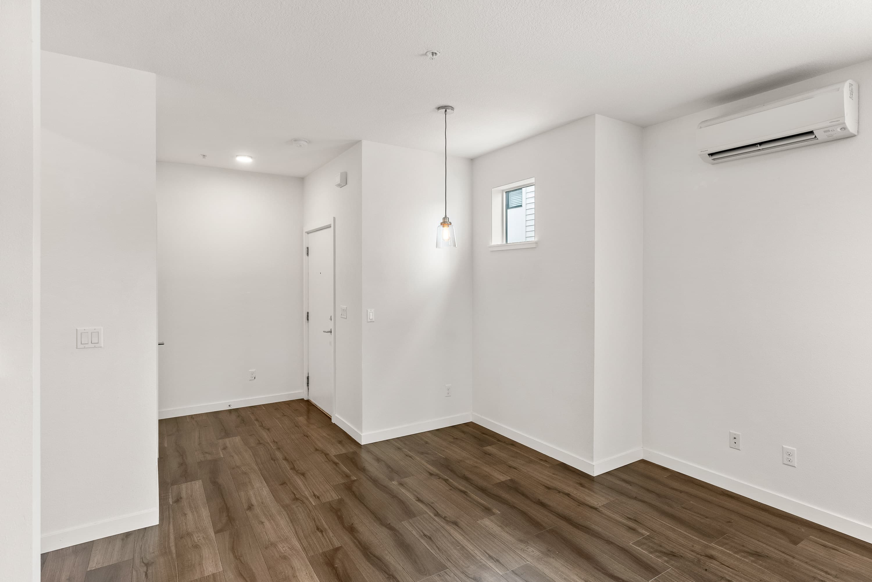 Entry & Dining Nook